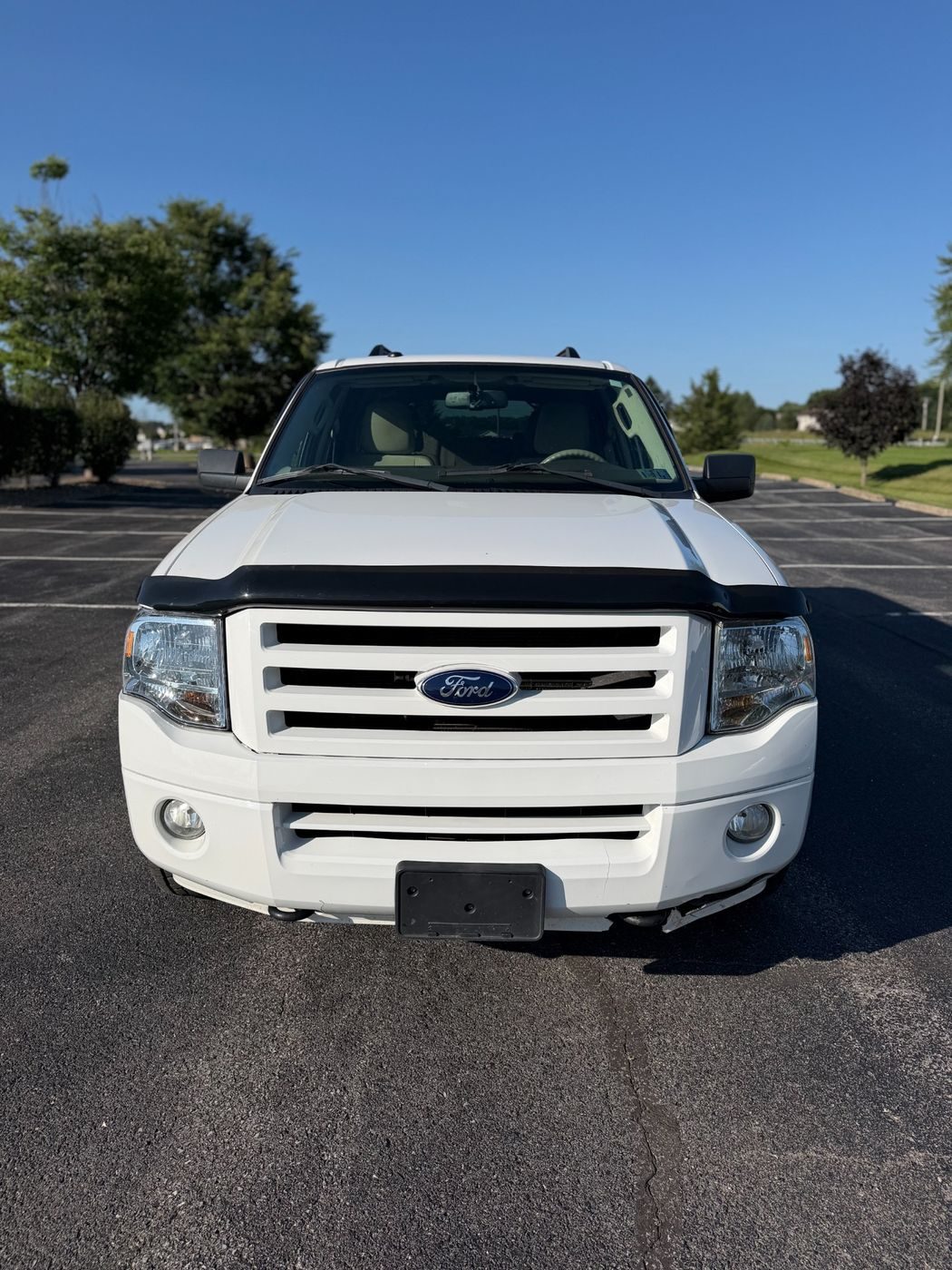 2014 Ford Expedition XLT front exterior